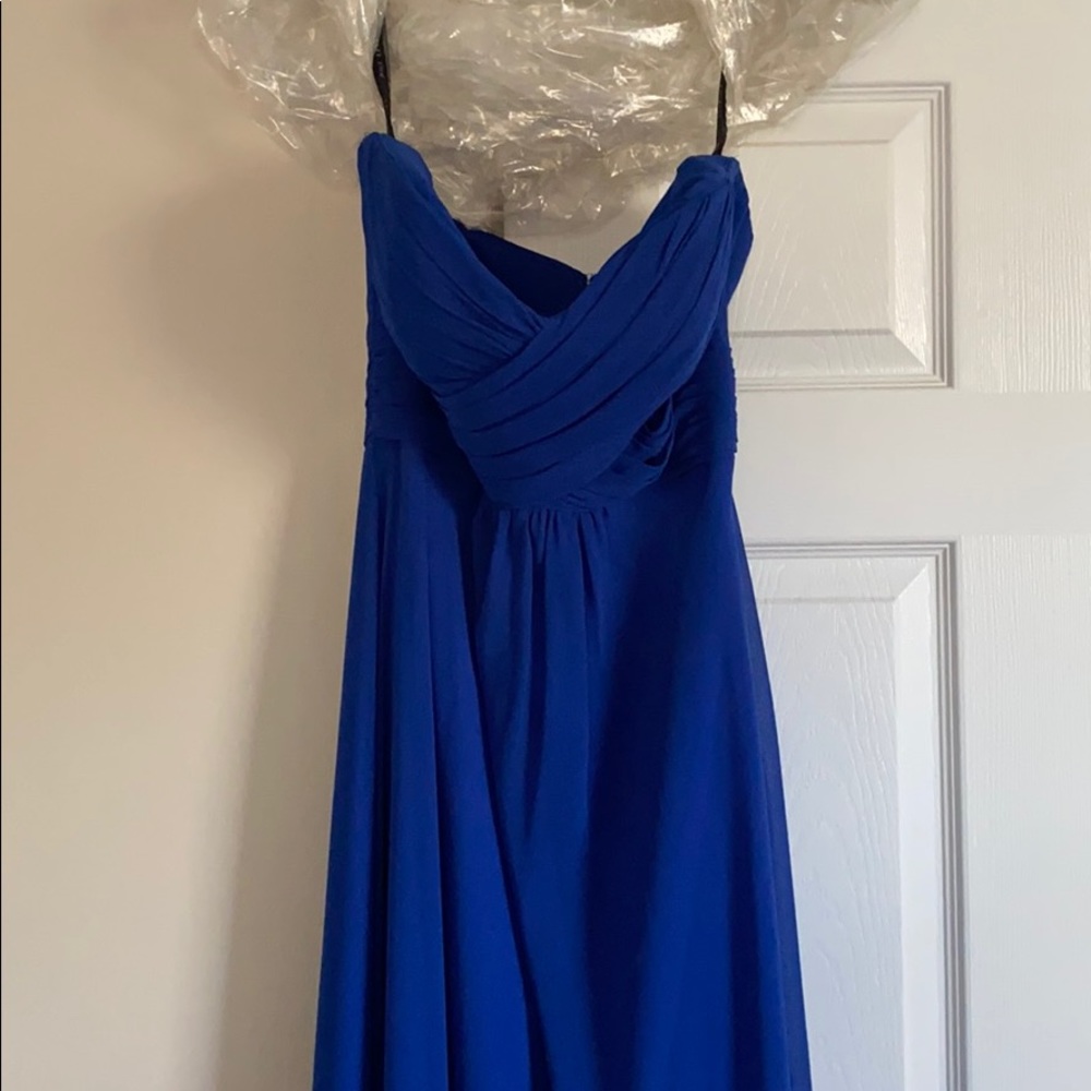 Dress / gown